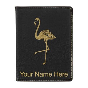 Portapasaporte LaserGram de piel sintética, diseño de flamenco, con grabado personalizado incluido
