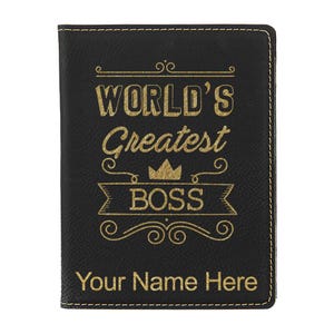 Portapasaporte LaserGram de piel sintética, El mejor jefe del mundo, con grabado personalizado incluido