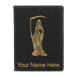 Portapasaporte LaserGram de piel sintética, Santa Muerte, con grabado personalizado incluido