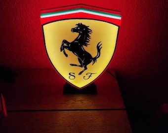 Logo Lumineux - Lampe - Veilleuse LED 3D Emblème Scuderia FERRARI , intensité réglable, connexion USB 5V avec interrupteur