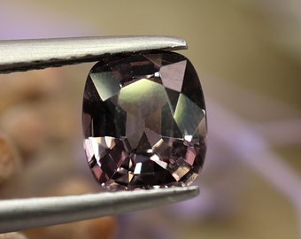 Spinello naturale, 1.27 carati