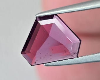 Natural Garnet, 1.83 carat