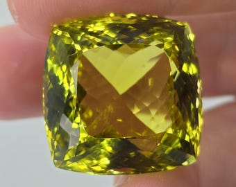 Natural Ouro Verde Quartz, 79.84 carat