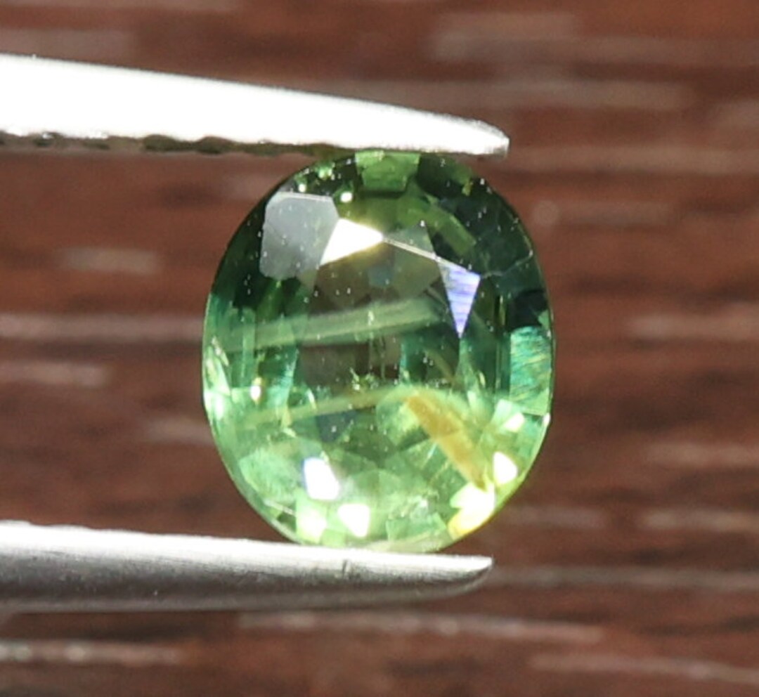 Saphir Vert Naturel D'Afrique 0,86 Ct - Coupe Ovale/Poire - Qualité SI - Neuf Sans Emb.