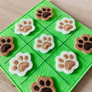Jeu de TIC TAC TOE avec attache magnétique - Pattes d'ours brodées