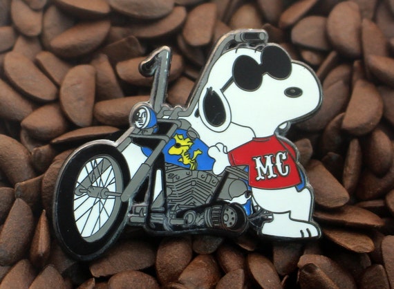 Peanuts Snoopy Sitting Bunny Keychain Holder
