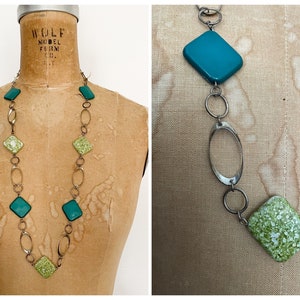 Vintage 1960’s featherweight aluminum mod chain necklace | green resin & lightweight silver links, beautiful quality artisan piece