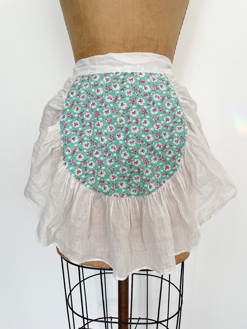 Vintage 1940s hostess apron, pin up girl summer apron, white tissue cotton & mint green floral print, XS/S image 7