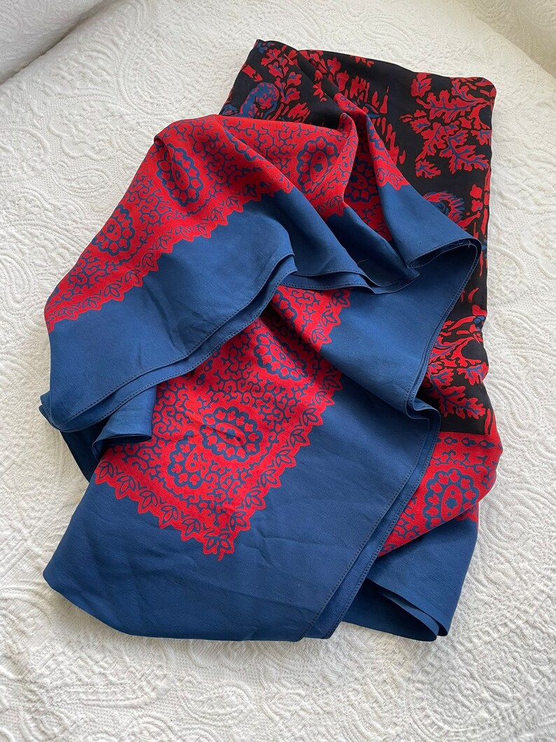 Gorgeous vintage Indian silk scarf, red & navy blue figural, lions, deer print scarf, extra large scarf image 9