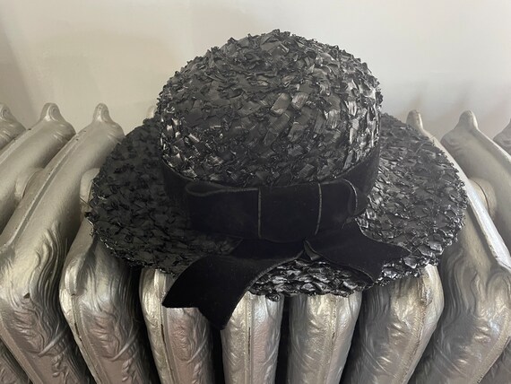 Vintage 1940’s black straw boater hat with velvet… - image 4