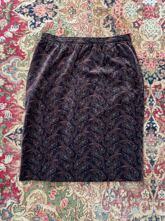 Vintage ‘80s F.A. Chatta paisley velvet skirt | m… - image 8