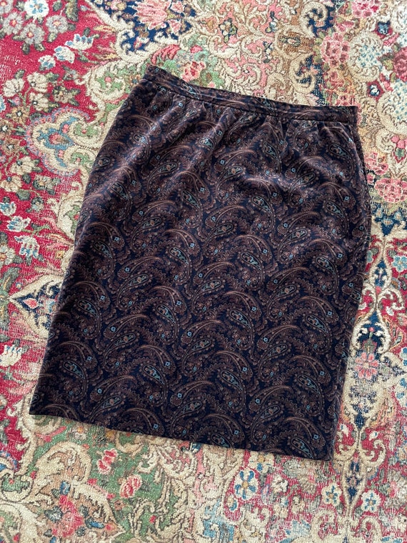 Vintage ‘80s F.A. Chatta paisley velvet skirt | m… - image 4