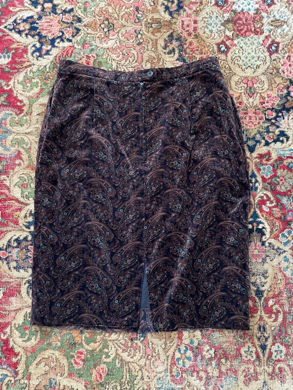 Vintage ‘80s F.A. Chatta paisley velvet skirt | m… - image 7