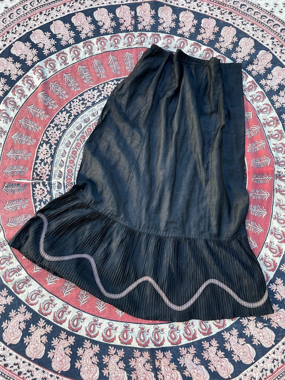 Victorian half mourning petticoat, black silk, la… - image 2