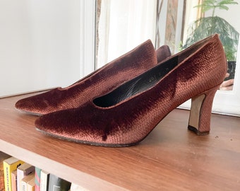 Vintage ‘80s Evan Picone rich copper velvet heels | velvet pumps, made in Spain, 7.5 M