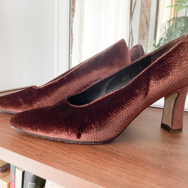 Vintage ‘80s Evan Picone rich copper velvet heels | velvet pumps, made in Spain, 7.5 M