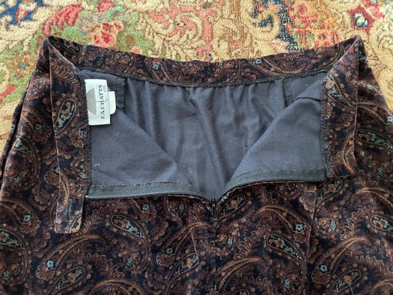 Vintage ‘80s F.A. Chatta paisley velvet skirt | m… - image 9
