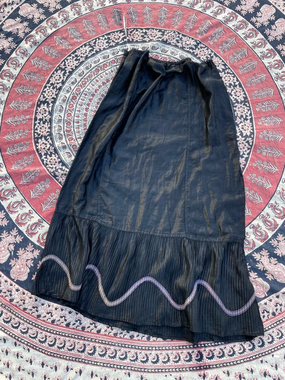 Victorian half mourning petticoat, black silk, la… - image 7