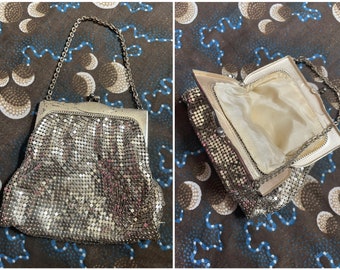 Vintage Whiting & Davis silver mesh bag | metal frame with kiss lock, some scuffing, flapper costume, celestial vibes, Halloween, Deco