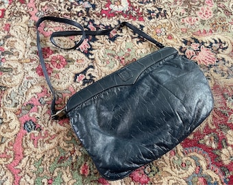 Vintage ‘80s Anne Klein for Calderon navy blue leather purse | lion logo, butter soft leather, shoulder strap