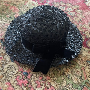 Vintage 1940s black straw boater hat with velvet bow natural woven hat, brim hat, XS 21 image 2