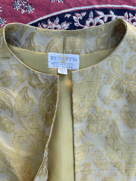 Exquisite 1950’s Dynasty Hong Kong golden silk br… - image 3
