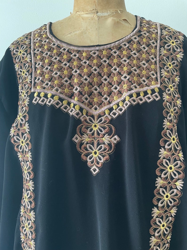 Vintage black embroidered caftan dress, floor length gown Pakistan or Morrocan kaften, boho aesthetic, L/XL Bild 5