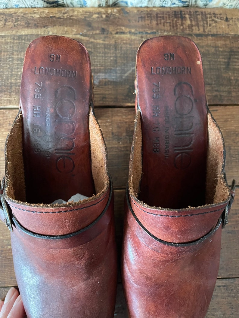 Authentic vintage 1970s wooden platform clogs 70s leather heels, Brazil, boho, hippie, marked 9M, fits 8.5M image 5