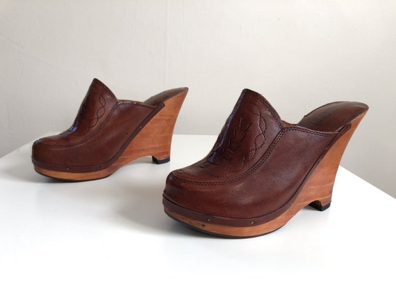 Vintage 1970s platform wedge heel clogs | ‘70s Bra