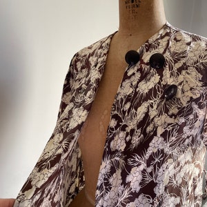 True vintage 1940s rayon satin blouse brown & ivory print smock top, Autumn vibes, XXS XS image 8