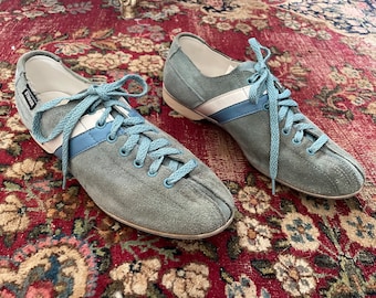 vintage 1950’s ‘60s Striker dusty blue suede bowling shoes | lace up ladies shoes, fits 8.5M