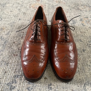 Vintage ‘50s ‘60s Florsheim whiskey leather wing tip oxfords, men’s shoes, marked 8 1/2 D fits larger