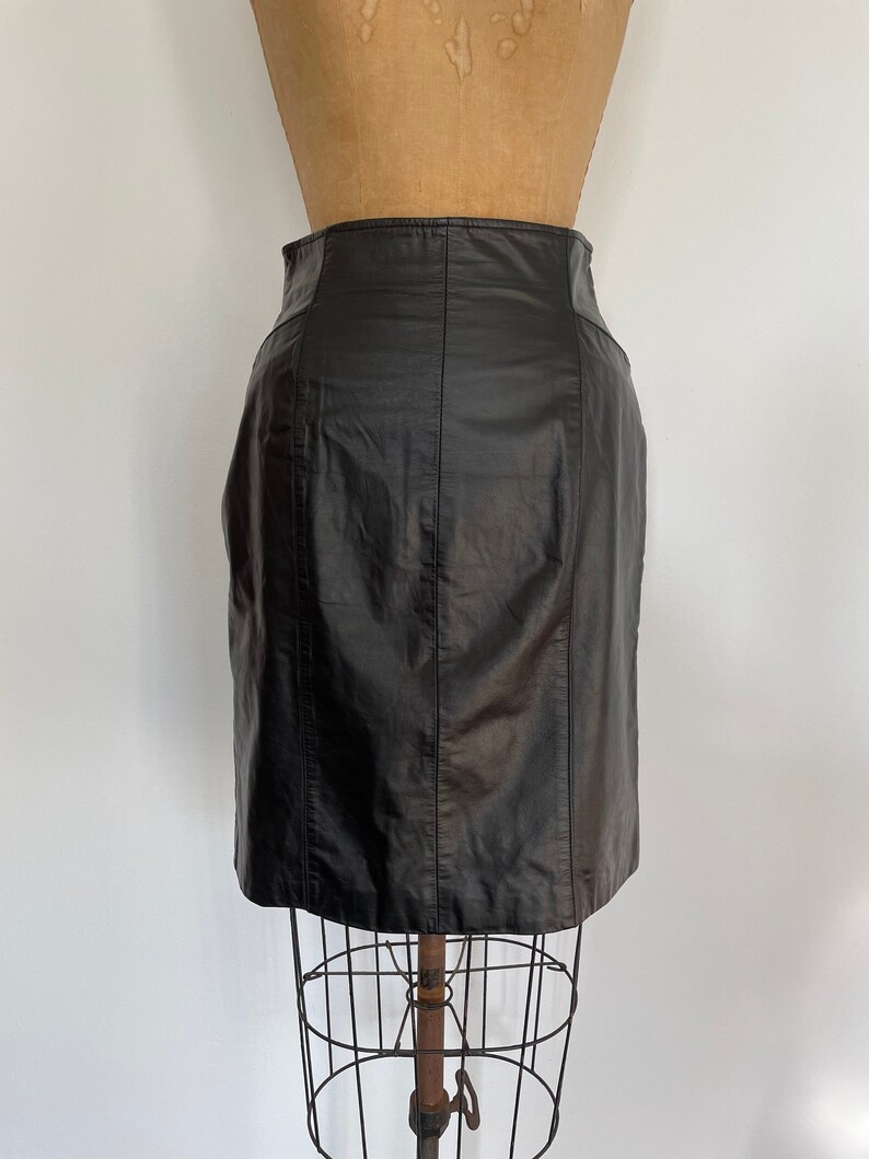 Vintage 90s Wilsons black leather skirt high waisted, knee length, pink, grunge aesthetic, XS/S image 4