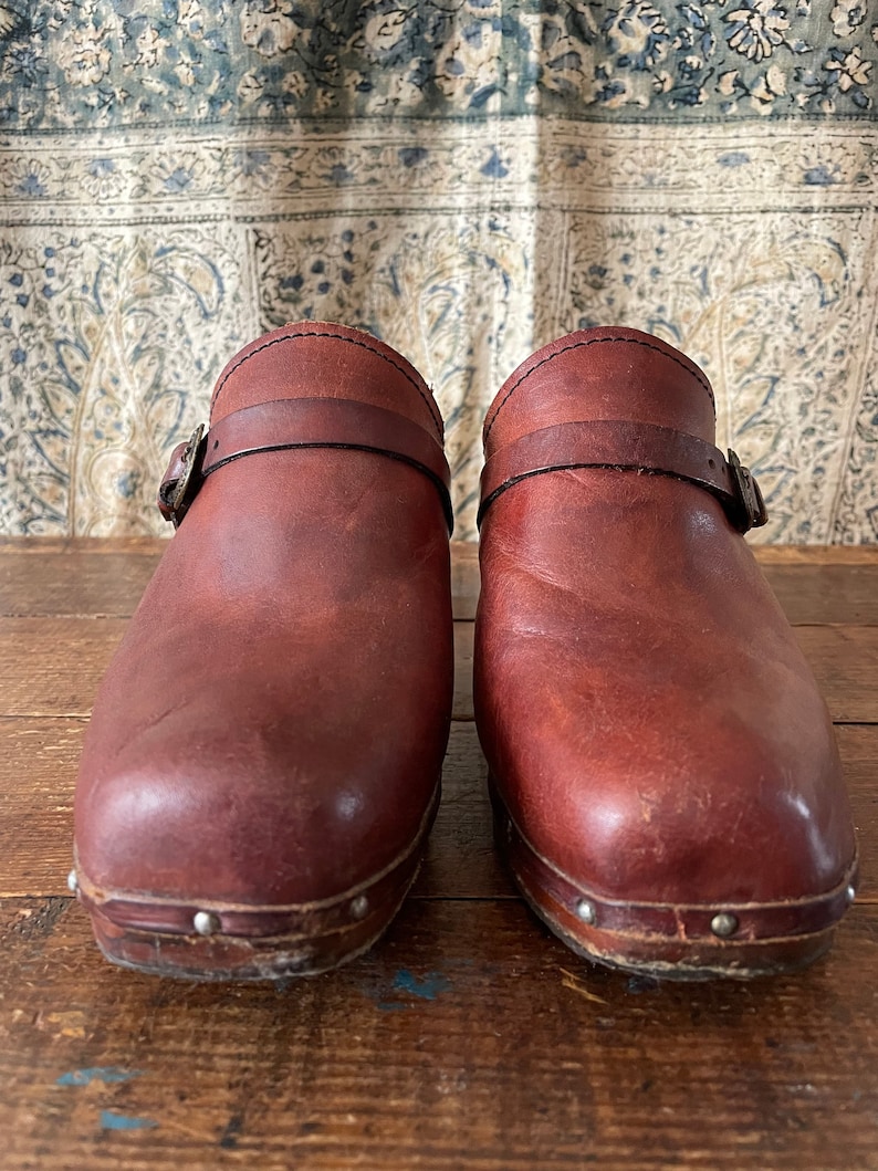 Authentic vintage 1970s wooden platform clogs 70s leather heels, Brazil, boho, hippie, marked 9M, fits 8.5M image 6