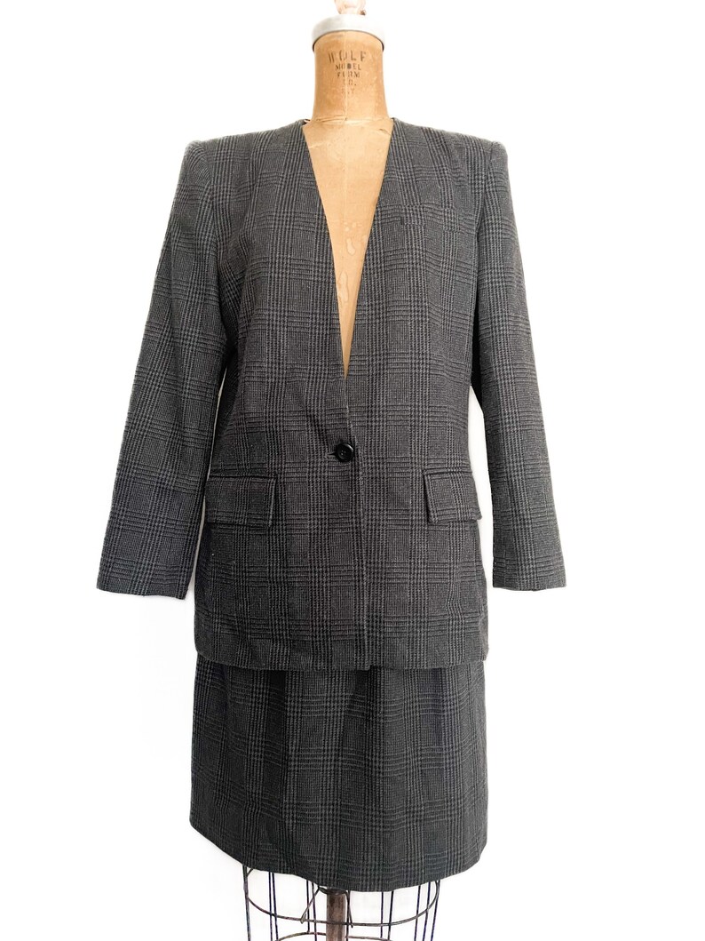 Vintage early 80s SASSON suit , 1980s secretary vibes, Academia aesthetic gray & black wool glen plaid skirt and blazer, S zdjęcie 2