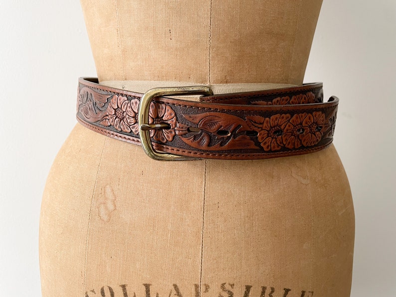 Vintage 70s top grain leather tooled belt, floral tooling removable buckle, hippie boho belt, gender neutral size 30 image 1