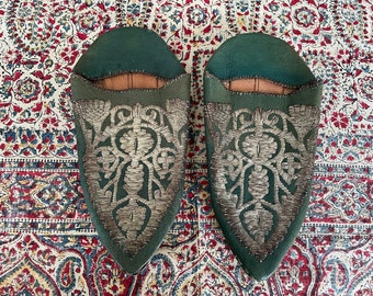 Antique vintage Moroccan or Turkish babouche slippers | genuine leather, sea green, embroidered with silver threads