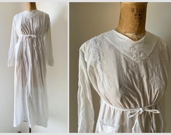 Vintage 1910’s Edwardian fine white cotton full body apron | antique dress cover, maid or nurse uniform XS/S