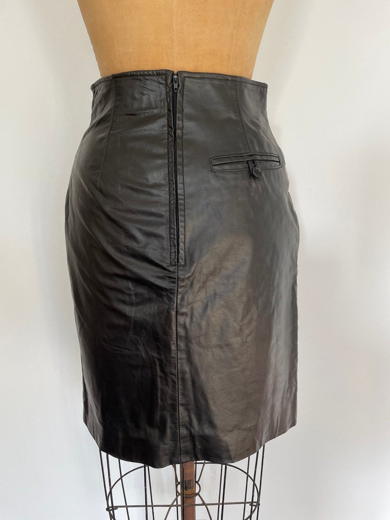 Vintage 90s Wilsons black leather skirt high waisted, knee length, pink, grunge aesthetic, XS/S image 7