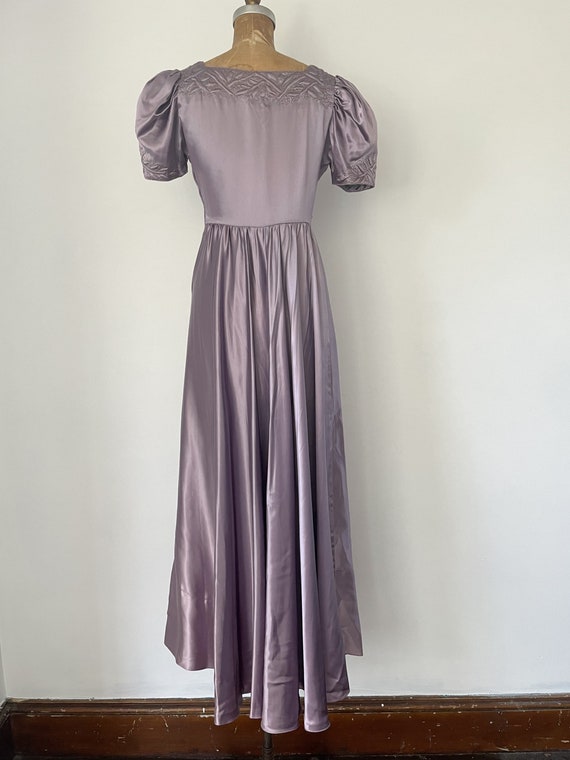 True vintage 1940’s lavender satin full length ev… - image 9