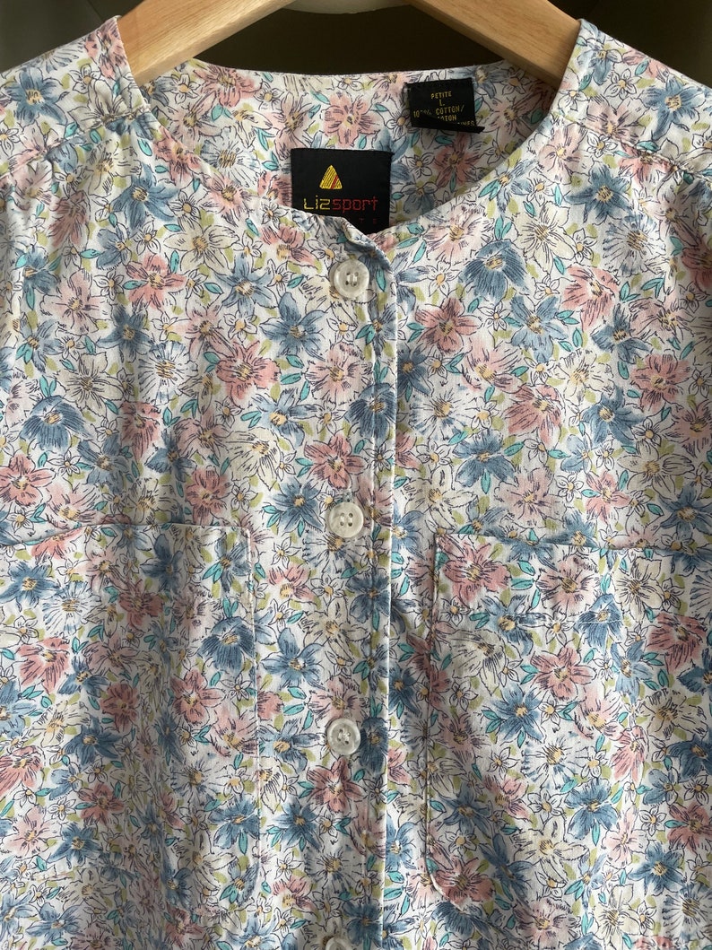 Vintage 80s 90s LIZSPORT floral print cotton blouse pretty summer top, Liz Claiborne shirt, gathered shoulders, petite L image 10
