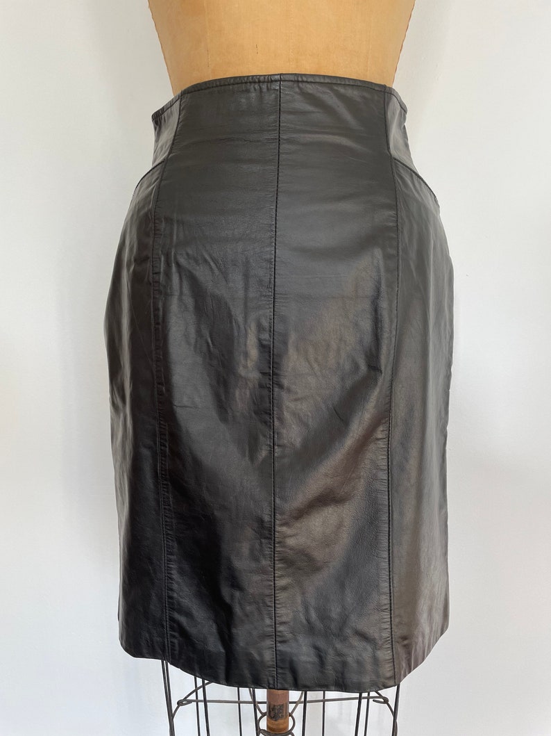 Vintage 90s Wilsons black leather skirt high waisted, knee length, pink, grunge aesthetic, XS/S image 5