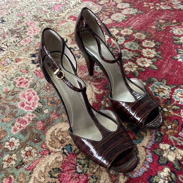 dally cone heel bootie