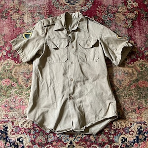 Vintage ‘70s Vietnam military short sleeve khaki shirt | 1970’s US Army button down with patches, gender neutral S/M