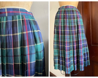 Charter Club by Jane Justin pleated midi skirt | vintage ‘80s ‘90s high waisted, soft rayon, beautiful plaid in navy & green, 6 petite