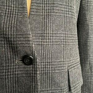 Vintage early 80s SASSON suit , 1980s secretary vibes, Academia aesthetic gray & black wool glen plaid skirt and blazer, S zdjęcie 6