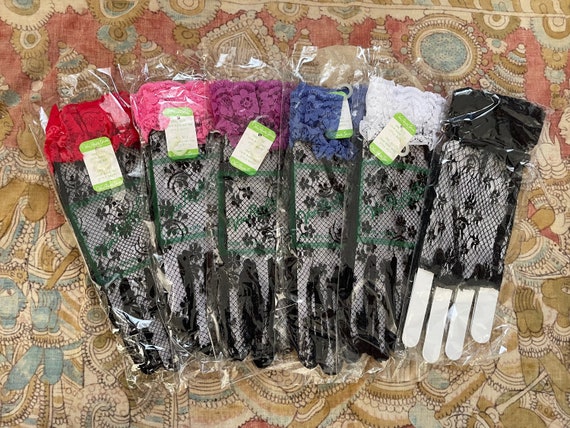 Lot of 6 pairs vintage ‘80s black lace gloves | V… - image 1