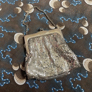 Vintage Whiting & Davis silver mesh bag metal frame with kiss lock, some scuffing, flapper costume, celestial vibes, Halloween, Deco image 2