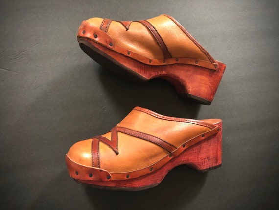 Vintage 1970’s wooden platform shoes | ‘60s ‘70s b