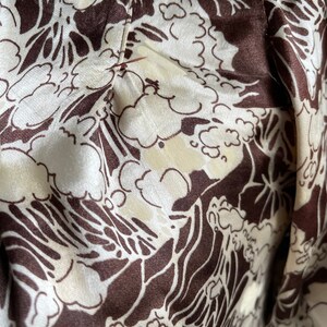 True vintage 1940s rayon satin blouse brown & ivory print smock top, Autumn vibes, XXS XS image 7